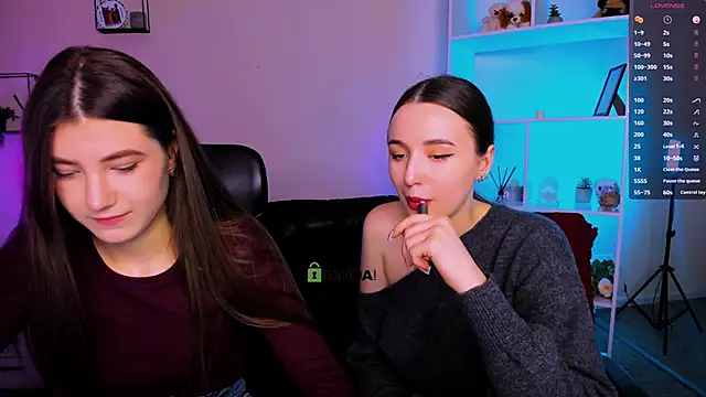 Snapshot of lissa_night chatting on 11.14.25 lissa night online show from 11.14.25