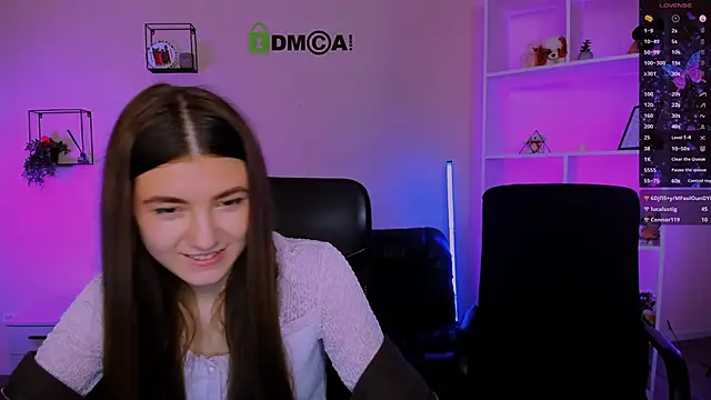 Snapshot of lissa_night chatting on 11.17.25 lissa night online show from 11.17.25