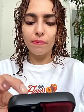 imhelena online show from 01.08.26