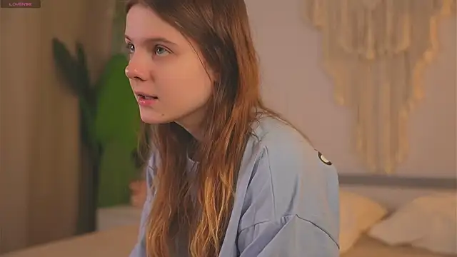 Lu  Lane online show from 10.09.25