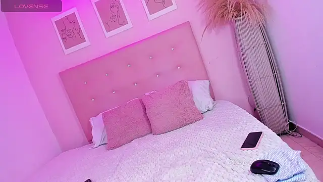 ANNIE DOLCE  online show from 10.23.25