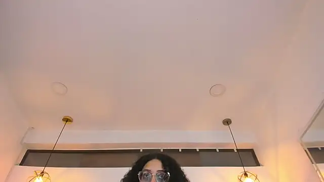 Hanna Cornee  online show from 01.12.26