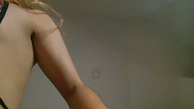 Snapshot of Barbiie_98 chatting on 09.21.25 Barbiie 98 online show from 09.21.25