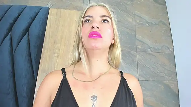 Snapshot of Barbiie_98 chatting on 10.26.25 Barbiie 98 online show from 10.26.25