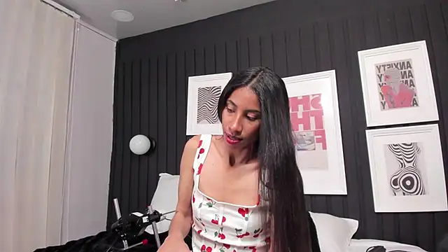 chiara evanns online show from 09.29.25