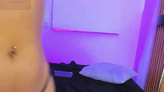 MacarenaSmith online show from 11.25.25