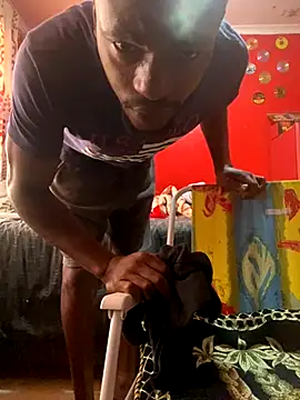 Snapshot of BaggyDirt chatting on 11.23.25 BaggyDirt online show from 11.23.25