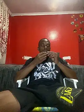 Snapshot of BaggyDirt chatting on 12.15.25 BaggyDirt online show from 12.15.25