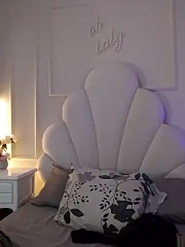 Snapshot of Kaylachannell chatting on 06.30.26 Kaylachannell online show from 06.30.26