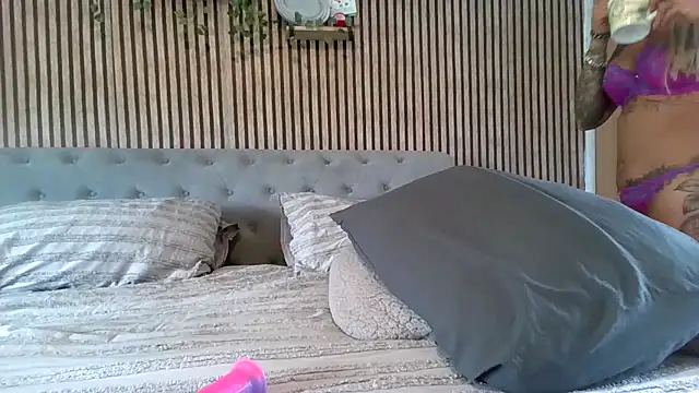 poppyinga1 online show from 04.23.26