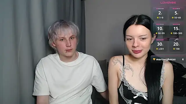 Snapshot of ChrisBumber chatting on 10.17.25 ChrisBumber online show from 10.17.25