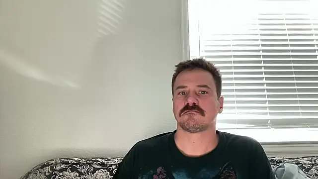 Snapshot of steelwoodVids chatting on 12.03.25 steelwoodVids online show from 12.03.25