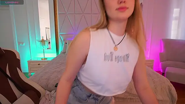 Snapshot of CelesteNoir chatting on 12.16.25 CelesteNoir online show from 12.16.25