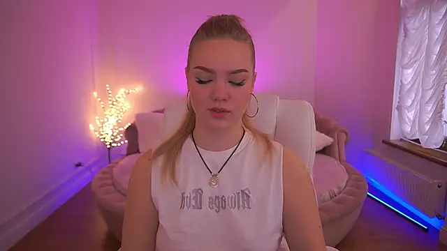 Snapshot of CelesteNoir chatting on 12.18.25 CelesteNoir online show from 12.18.25