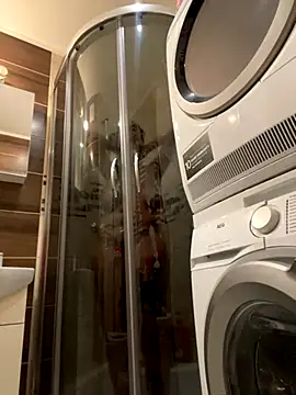 Piggiteablacktea online show from 11.05.25