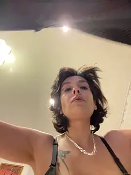 Snapshot of Piggiteablacktea chatting on 12.22.25 Piggiteablacktea online show from 12.22.25