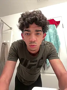 Snapshot of Ryan_12xX chatting on 11.17.25 Ryan 12xX online show from 11.17.25