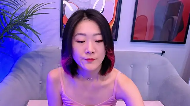 Snapshot of AikoYamada chatting on 09.12.25 AikoYamada online show from 09.12.25