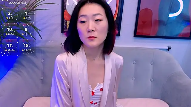 Snapshot of AikoYamada chatting on 09.27.25 AikoYamada online show from 09.27.25