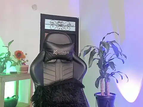 Snapshot of sai_cooper chatting on 06.18.26 sai cooper online show from 06.18.26