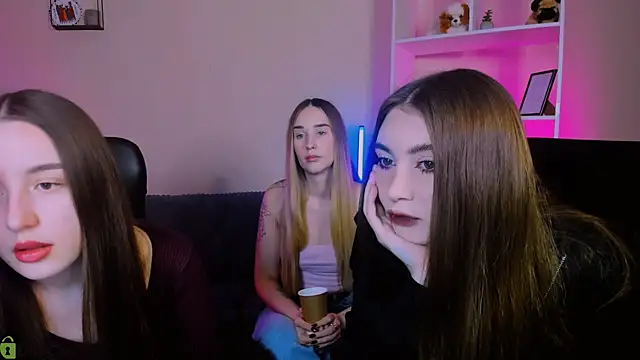 Snapshot of barbara_crazy chatting on 11.21.25 barbara crazy online show from 11.21.25