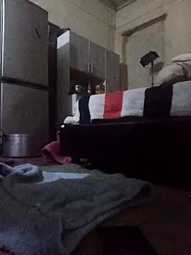 Snapshot of RFeltomWhitJ chatting on 09.25.25 RFeltomWhitJ online show from 09.25.25