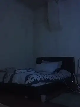 Snapshot of RFeltomWhitJ chatting on 10.09.25 RFeltomWhitJ online show from 10.09.25