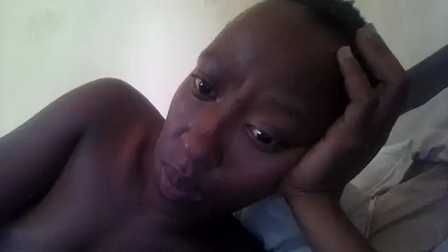 Snapshot of RFeltomWhitJ chatting on 10.14.25 RFeltomWhitJ online show from 10.14.25