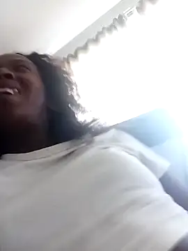 Snapshot of RFeltomWhitJ chatting on 10.16.25 RFeltomWhitJ online show from 10.16.25