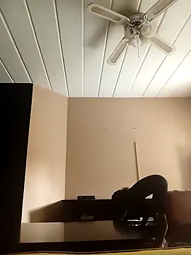 Snapshot of RFeltomWhitJ chatting on 10.19.25 RFeltomWhitJ online show from 10.19.25