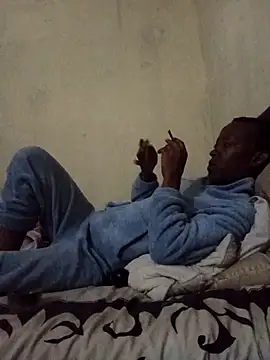 Snapshot of RFeltomWhitJ chatting on 10.20.25 RFeltomWhitJ online show from 10.20.25