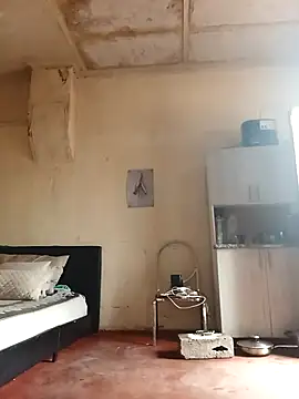 Snapshot of RFeltomWhitJ chatting on 11.03.25 RFeltomWhitJ online show from 11.03.25