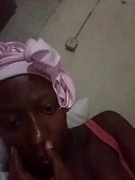 Snapshot of RFeltomWhitJ chatting on 11.07.25 RFeltomWhitJ online show from 11.07.25