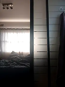 Snapshot of RFeltomWhitJ chatting on 11.08.25 RFeltomWhitJ online show from 11.08.25