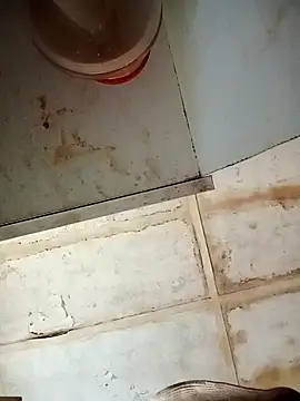 Snapshot of RFeltomWhitJ chatting on 11.21.25 RFeltomWhitJ online show from 11.21.25