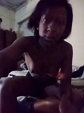 Snapshot of RFeltomWhitJ chatting on 11.25.25 RFeltomWhitJ online show from 11.25.25