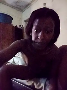 Snapshot of RFeltomWhitJ chatting on 11.28.25 RFeltomWhitJ online show from 11.28.25