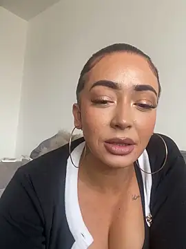 ItsCOCOx online show from 10.04.25