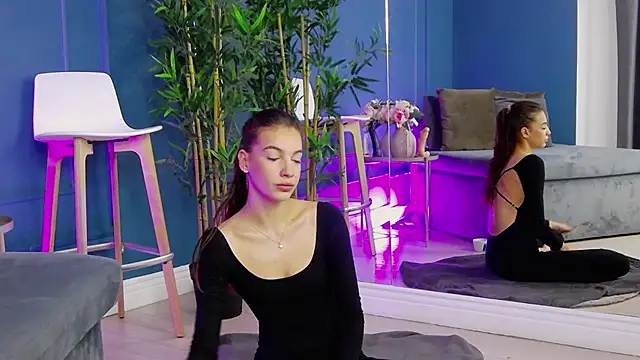 KimmDaviss online show from 11.05.25