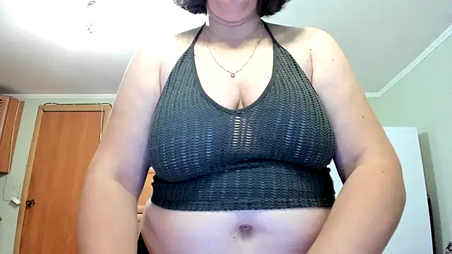 Snapshot of KATTYWARM_ chatting on 11.17.25 KATTYWARM online show from 11.17.25