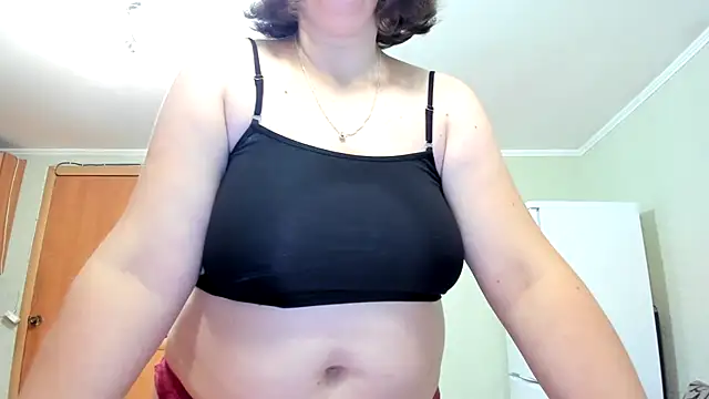 Snapshot of KATTYWARM_ chatting on 12.03.25 KATTYWARM online show from 12.03.25