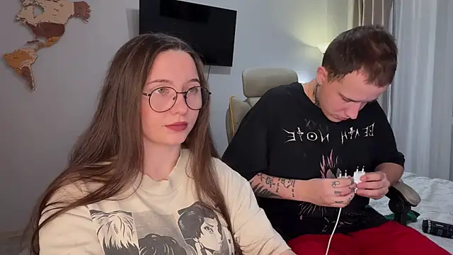 Snapshot of wwow_meow chatting on 11.16.25 wwow meow online show from 11.16.25