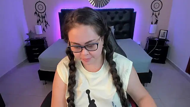 LolaVillalobos online show from 03.10.26