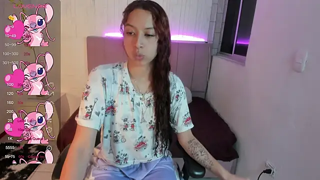 Snapshot of anna_moon11 chatting on 12.14.25 anna moon11 online show from 12.14.25