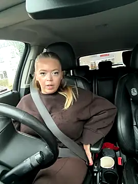 KaylaTrudi online show from 11.14.25