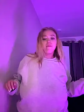 KaylaTrudi online show from 11.19.25