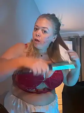 KaylaTrudi online show from 02.02.26