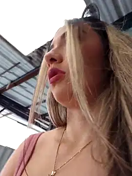 Snapshot of Natasanz chatting on 11.14.25 Natasanz online show from 11.14.25