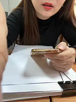 PhuongNhi21 online show from 11.18.25