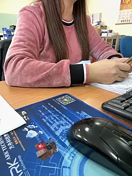 PhuongNhi21 online show from 11.20.25